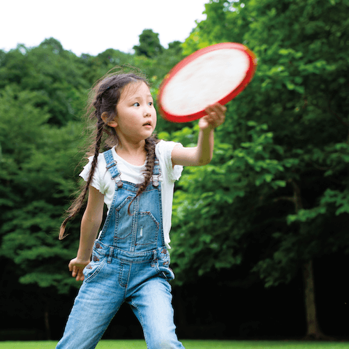 girl-with-frisbee-800x800