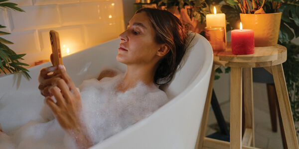 woman-in-bubble-bath-600x300