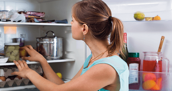 woman-looking-in-fridge-752x400